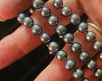 Real pearls. Necklace and braclet.