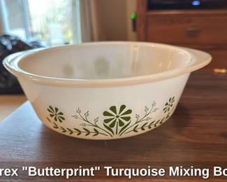 Pyrex "Butterprint" Turquoise Mixing Bowl