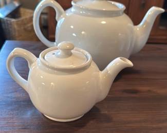White Ceramic Teapots Set