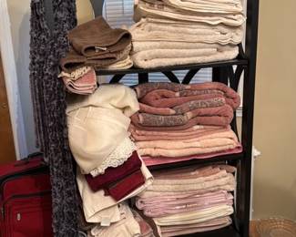 Assorted Lot of Bath Towels and Linens