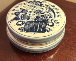 Delft Blue Round Box