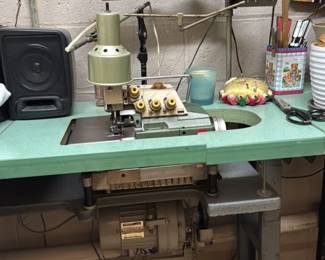 Industrial Serger Sewing Machine with TUFFY Clutch Motor