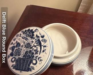 Delft Blue Round Box