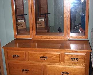 Dresser w/ mirror