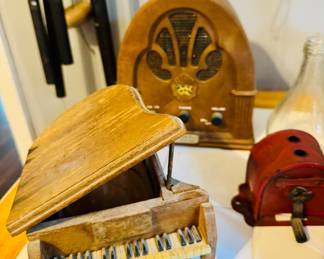 Miniature grand piano