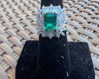 #12  Platinum  L/R- 2.49 cts Emerald, 1.91 cts Dias - 9.3g