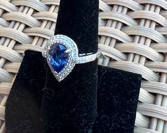 # 7  Platinum L/R- 3.48 cts Ceylon Blue Sapphire, 0.69 Dias - 6.8g