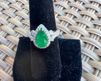 #10 Platinum  L/R   1.52 cts Russian Emerald,  0.64 cts Dias - 6.5g
