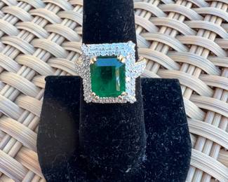 
#11  Platinum  L/R- 4.40 cts Minor Oil Emerald, 1.17 cts Dias - 8.3g
