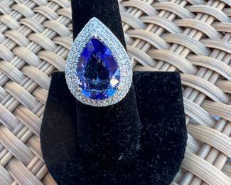 #2       14k L/R - 7.04 cts Tanzanite, 1.09 cts Dias - 8.3g
