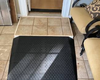 Rubber wheel chair ramp