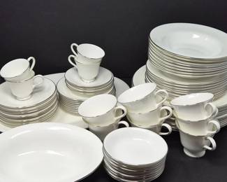 4 WedgwoodSilverErmineServicefor8Extras