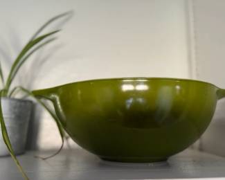 Set of green Pyrex bowls