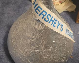 Hershey display piece