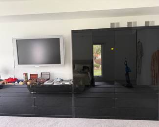 BR black lacquer dresser system