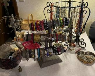 An extensive collection of nice jewelry! 