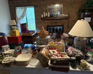 Nick-knacks, lamps, and decorative items!