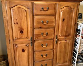 Very nice chest with shelves and drawers.