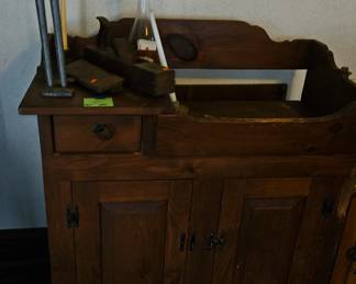 Wash stand w/ damage