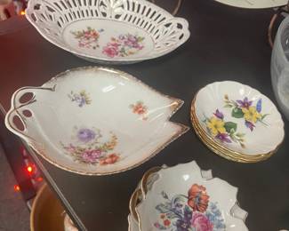 FINE BONE CHINA TRINKET TRAYS & BUTTER PATS