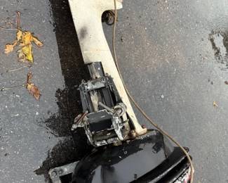 Another outboard. Rope pull start. 