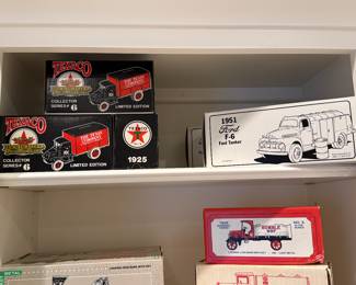 Texaco Collector Series #6: 1925 Mack Bulldog Lubricant Truck, 1951 Ford F-6 Fuel Tanker, 1925 Kenworth Tanker Humble Oil No. 3 in the Series