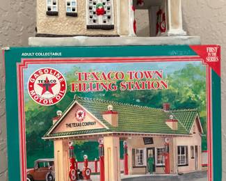 Texaco Town Filling Station (1st in Series)