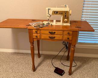 Sewing Table w/Singer Sewing Machine