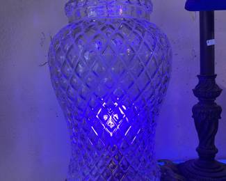 Glass ginger jar lamp