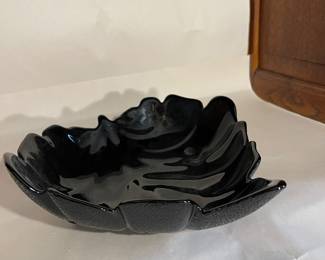 Black amethyst bowl