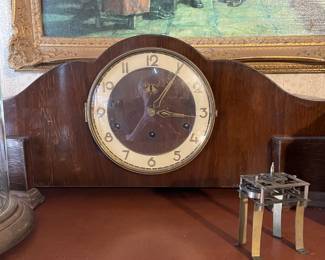 Mantle clock