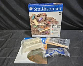 Smithsonian Rock & Gem Dig Kit