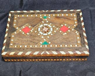 Vtg Inlayed Solid Wood Hinged Trinket Box