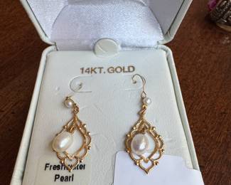 14kt Gold pierced earrings