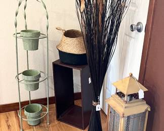 Plant stand, lanterns & more decor!