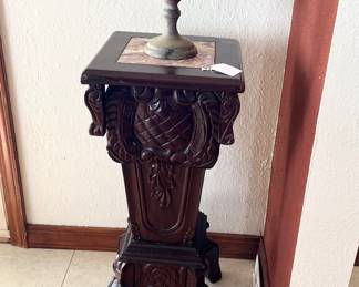 Wood carved pedestal / accent piece & beautiful vintage vase.