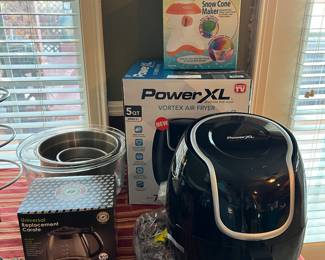 Lots of great, small, kitchen appliances (Some NEW/never used).