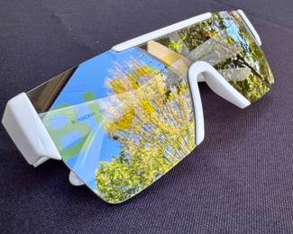 $180 - Burberry sunglasses, like new!