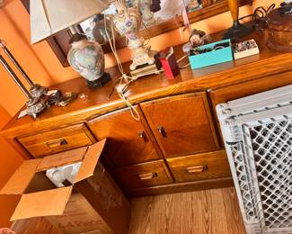 Dressers and lamps 