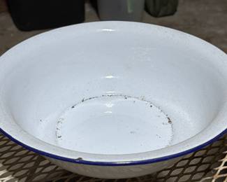 Blue lined enamelware bowl 