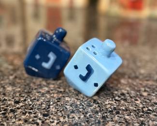 Salt n pepper Dreidel set 