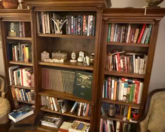 We know you don't read, but at least look really smart with this gorgeous modular 3 piece bookcase