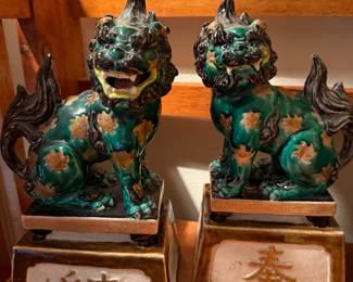 Gorgeous pair of Fu Dogs. 