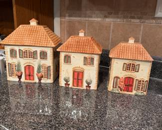 Super cute canister set...