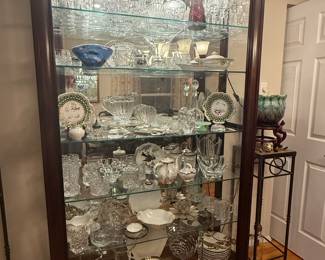 Gorgeous large Pulaski lighted Curio Cabinet: Locks, Lights and the front door slides left & right....