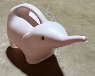 Have you seen a watering can this cute before? I'll wait...