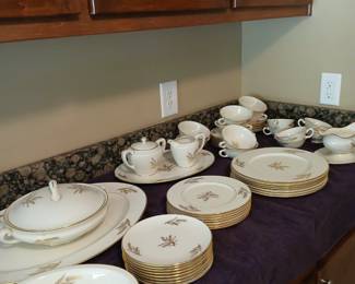 Lenox Harvest China Set (57 pieces)