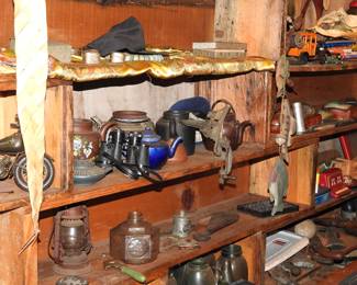 &#128220; For display purposes only.
All taxidermy items, hides, antlers, or bones shown are pending ODFW (Oregon Department of Fish & Wildlife) approval prior to sale or transfer.