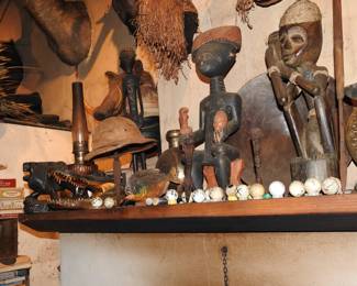 &#128220; For display purposes only.
All taxidermy items, hides, antlers, or bones shown are pending ODFW (Oregon Department of Fish & Wildlife) approval prior to sale or transfer.