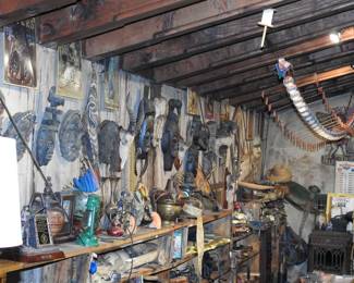 &#128220; For display purposes only.
All taxidermy items, hides, antlers, or bones shown are pending ODFW (Oregon Department of Fish & Wildlife) approval prior to sale or transfer.